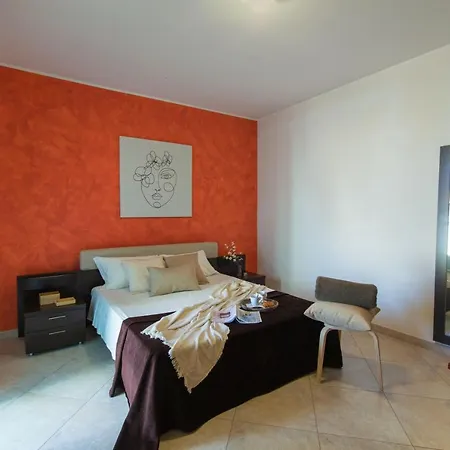 Donna Iolanda Aparthotel *